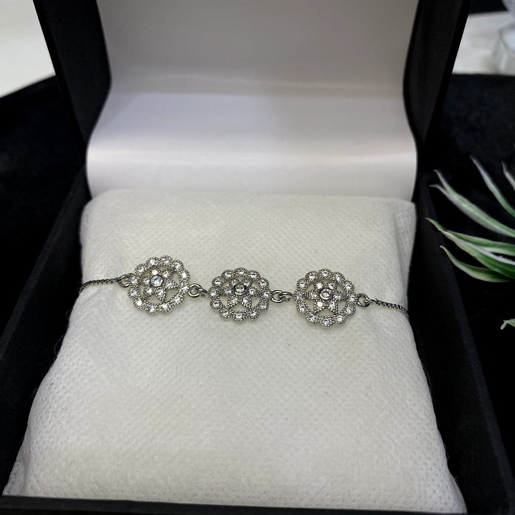 Trio Bloom Bracelet (with box)