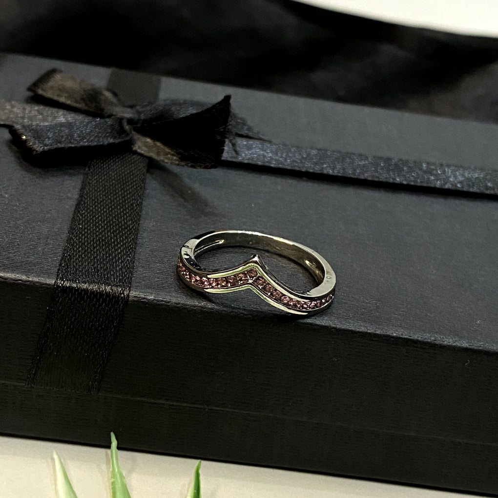 Lily Crest Ring (with box)